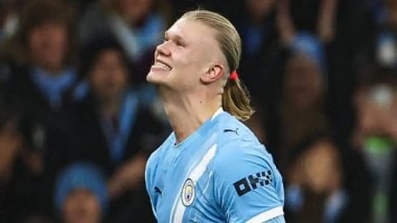 وكيلة هالاند تحسم الجدل حول حقيقة انتقاله إلى صفوف نادي برشلونة